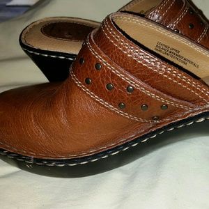 b o c brown leather